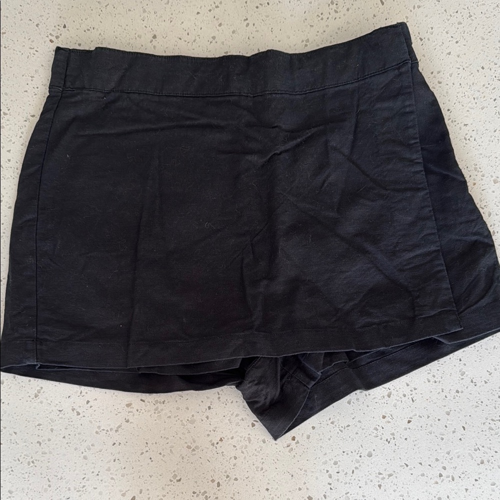 GAP Black Skorts High-Waisted Smooth Finish